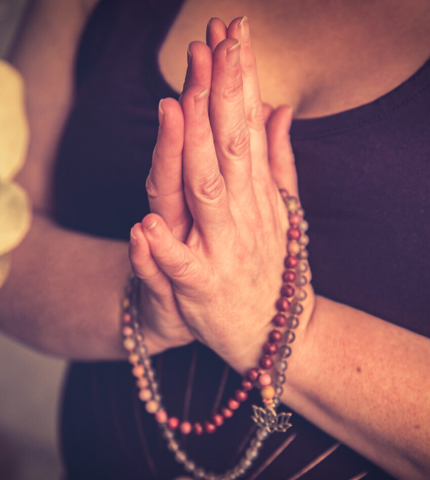 Yoga Studio Viersen – Sandra von Yogasteps beim Hatha Yoga